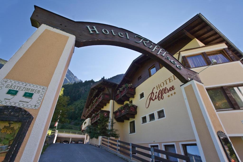 Hotel Garni Rifflsee Санкт Леонард им Пицтал Екстериор снимка